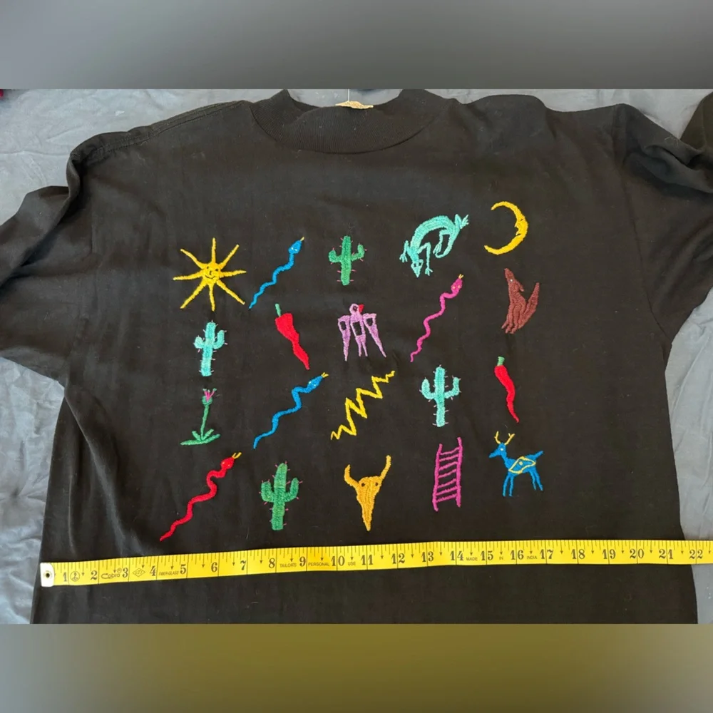 Colorfully embroidered black LS shirt - Picture 6 of 7